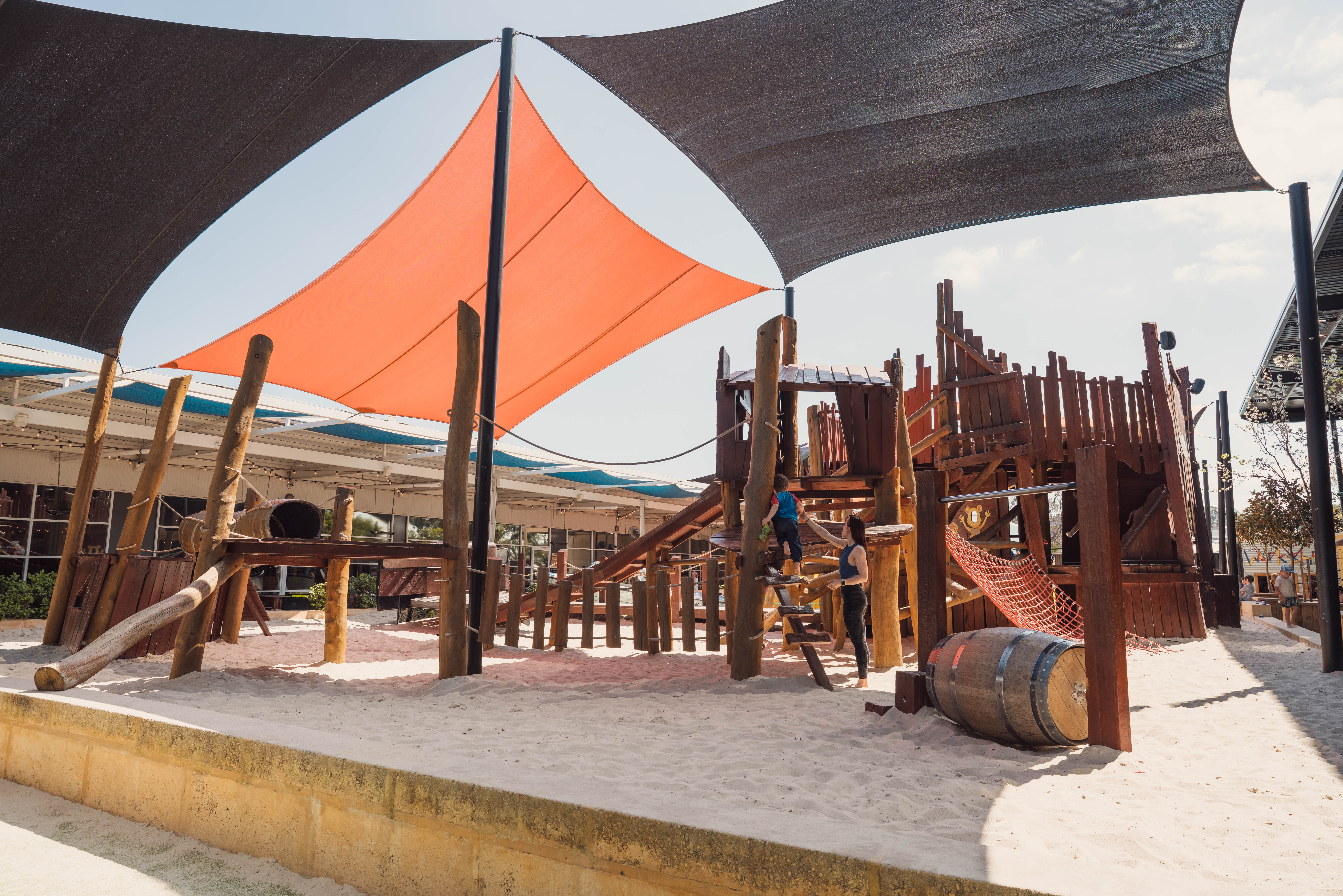 ROAR Bar & Grill